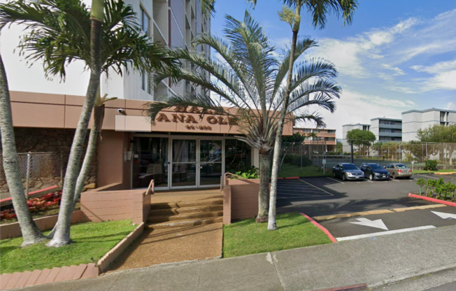 AVAILABLE NOW!  Spacious 3-Bedroom, 2-Bath Corner-end Split-level Unit in Kaneohe with 1 Assigned Parking Stall