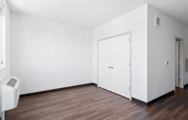 Studio, 1 bath, 434 sqft, $1,025, Unit 406