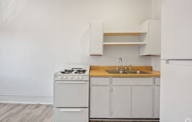 Studio, 1 bath, 475 sqft, $735, Unit Montclair 4