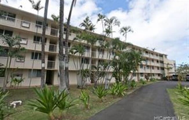 Makaha Surfside