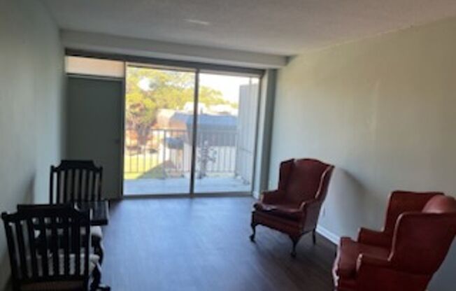 1 bed, 1 bath, $1,200