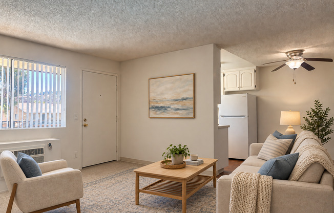 2 beds, 1 bath, 925 sqft, $2,100, Unit 430-J