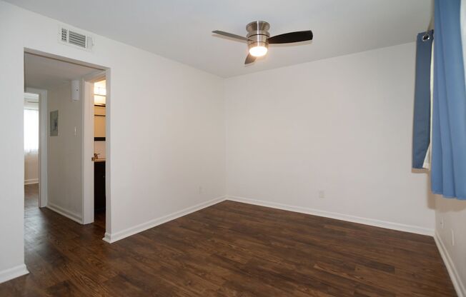 Charming 2-Bedroom, 1-Bath Near Downtown & UT