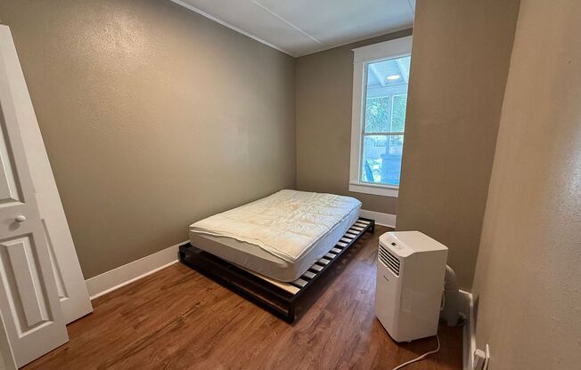 Downtown Pensacola - 2 bedroom, 1 bathroom