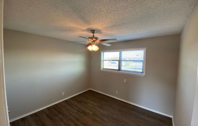 1 bed, 1 bath, $695, Unit 8 - UP