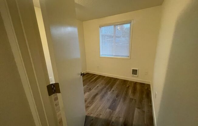 3 beds, 1 bath, $2,100