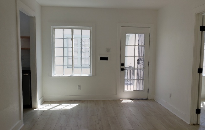 1 bed, 1 bath, $2,195, Unit 1514 1/4 N Glendale Blvd