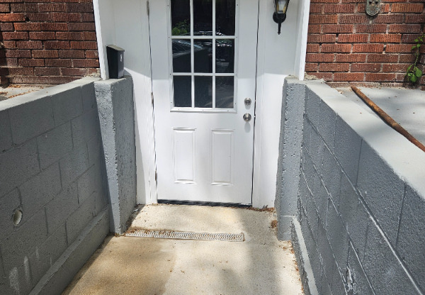 115 W CHEW AVE