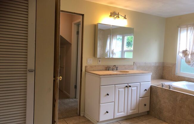 3 beds, 2 baths, 2,120 sqft, $3,500, Unit 406 Main