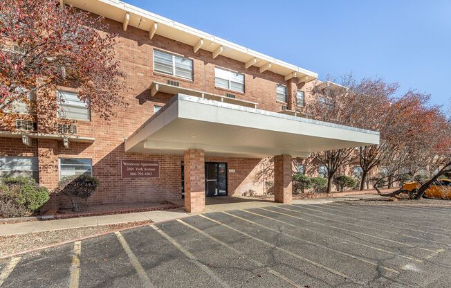 Studio, 1 bath, 350 sqft, $605, Unit 227