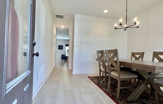 3 Bed, 2.5 Bath Townhome w/ 1 Car Garage