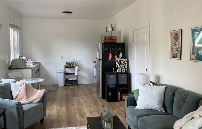 1 bed, 1 bath, 644 sqft, $2,250