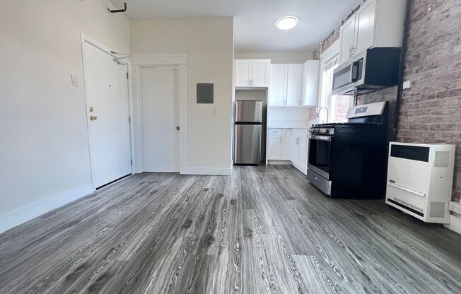 1 bed, 1 bath, $1,600, Unit 306