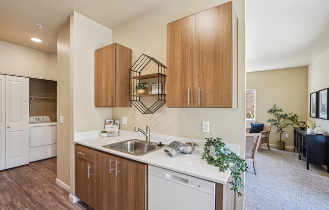 2 beds, 1 bath, 903 sqft, $1,550, Unit 192-201