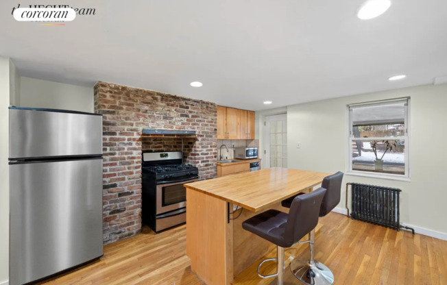 150 DEKALB AVE