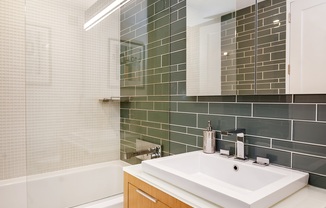 1 bed, $5,200, Unit 5CC
