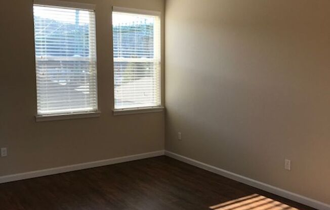 1 bed, 1 bath, 599 sqft, $1,440, Unit 1-111