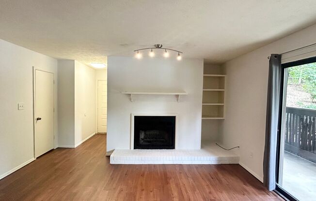 Vinings Run 1 Bedroom Condo, Minutes from The Battery and Truist Park!