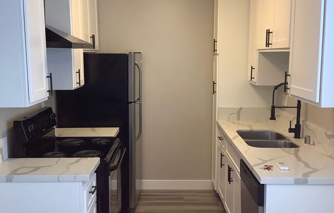 1 bed, 1 bath, 640 sqft, $3,150, Unit 06