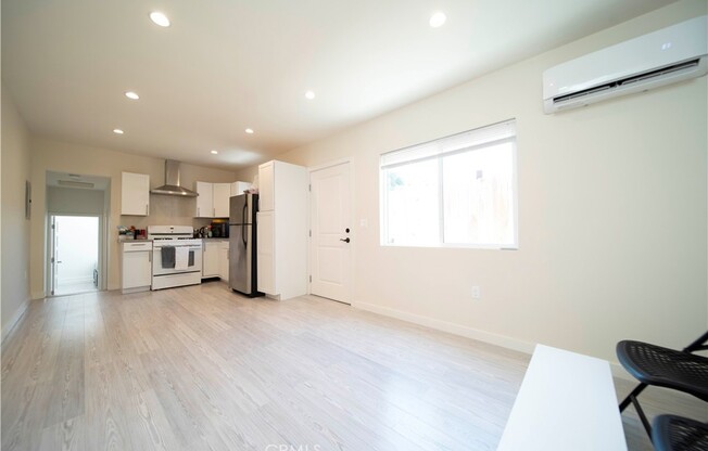 1 bed, 1 bath, 465 sqft, $1,850