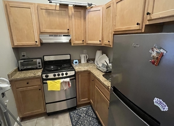 Studio, 1 bath, 400 sqft, $2,375, Unit 111