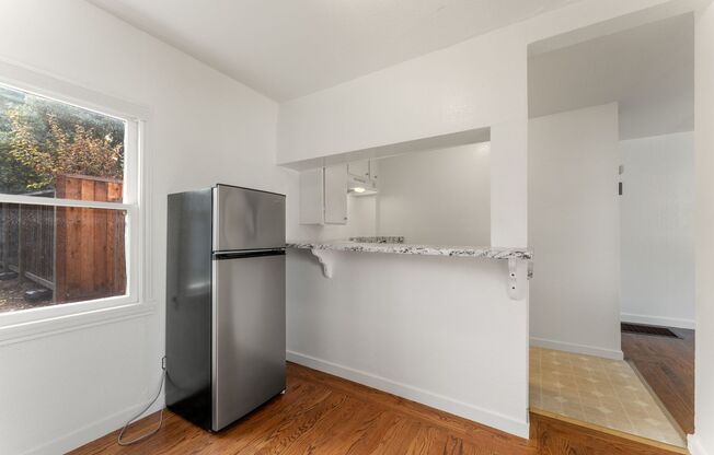 Studio, 1 bath, 400 sqft, $2,250, Unit 11