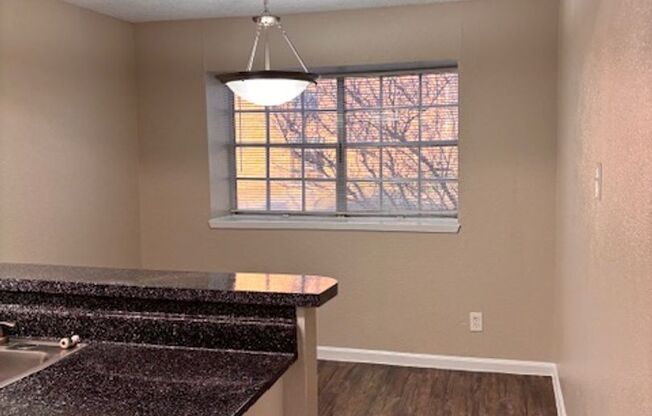 2 beds, 1 bath, 853 sqft, $1,425, Unit 649