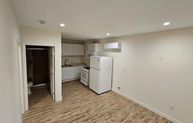 1 bed, 1 bath, 454 sqft, $2,200