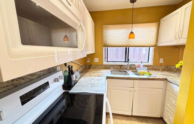 2 beds, 1.5 baths, $3,300, Unit # #C 12 NUUANU STREAMSIDE