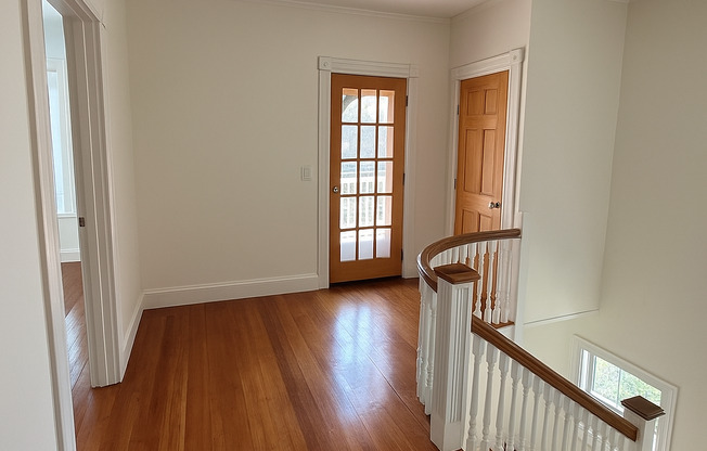 7 Alcott St