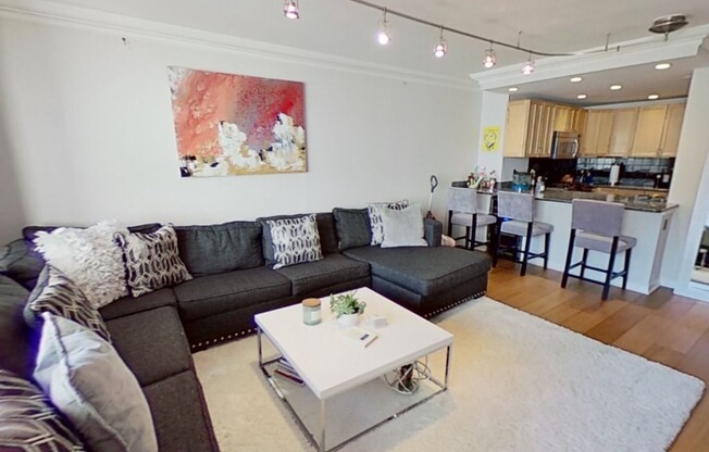 1 bed, 1 bath, 740 sqft, $3,400, Unit 10R