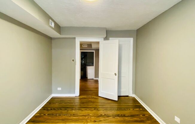 2 beds, 1 bath, $1,495, Unit Apt. 04