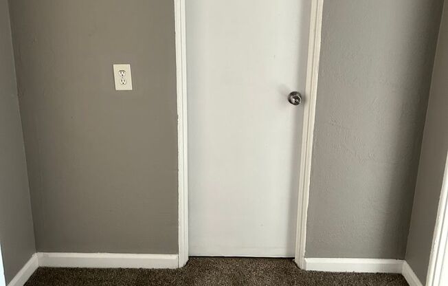 2 beds, 1 bath, 750 sqft, $1,020, Unit B05 1042 13