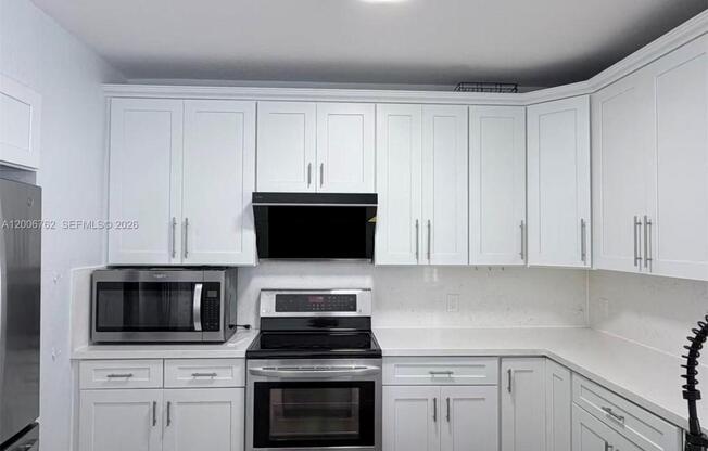 15810 SW 40 ST
