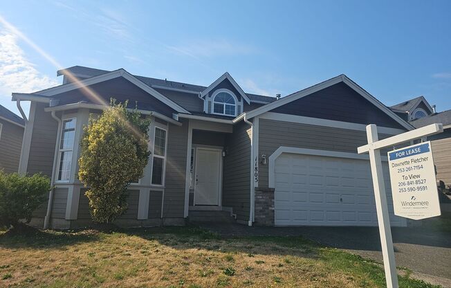 East Hill Kent 4 bedroom 2.5 bathroom with 2 car garage.  Available NOW!!