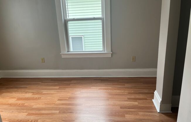 2 beds, 1 bath, $700