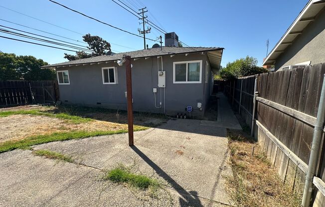 2 beds, 1 bath, $1,800