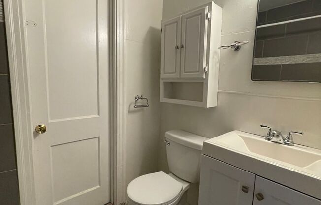 3 beds, 1 bath, $2,800