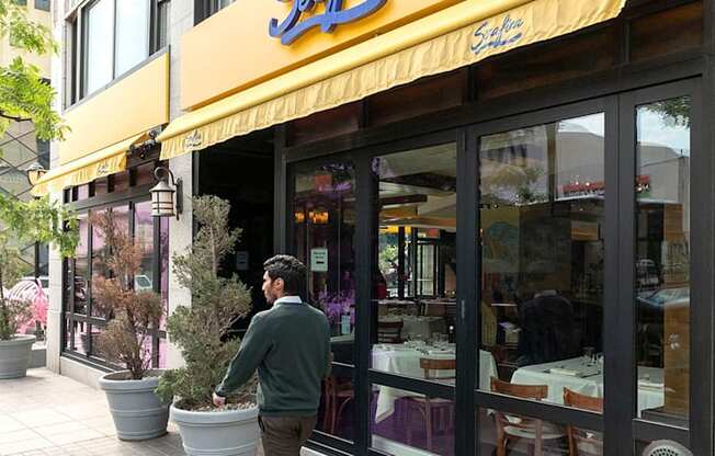 Dining options in Neighborhood at 15 Bank Apartments, White Plains