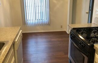 1 bed, 1 bath, 698 sqft, $2,050, Unit 28