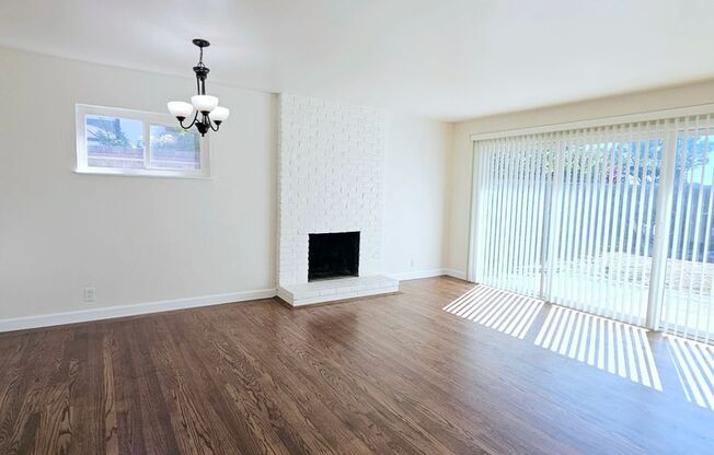 Remodeled 3-bed/2-bath Single Family Home in Rollingwood