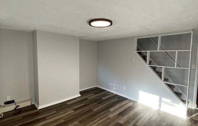 3 beds, 1 bath, $1,375