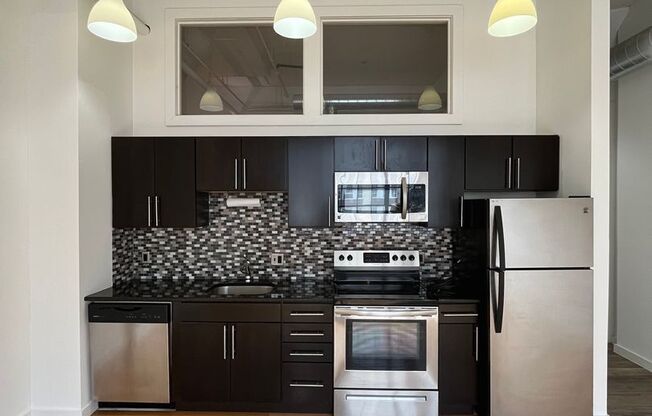 2 beds, 1 bath, 850 sqft, $1,850, Unit 307