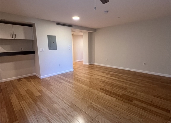 Studio, 1 bath, 485 sqft, $2,700, Unit 307