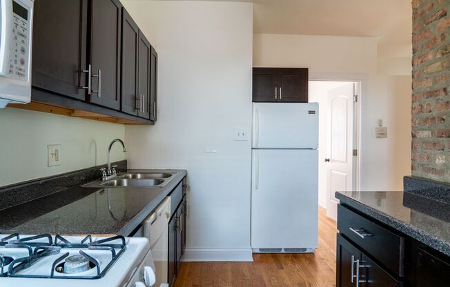 2 beds, 1 bath, 650 sqft, $1,825, Unit 4730-1B