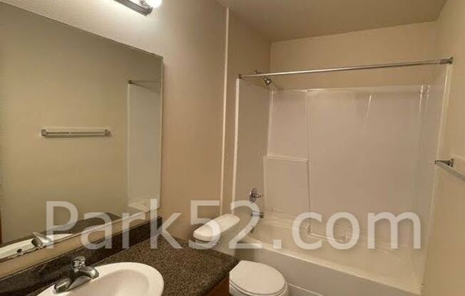 1 bed, 1 bath, $1,200, Unit 630-06