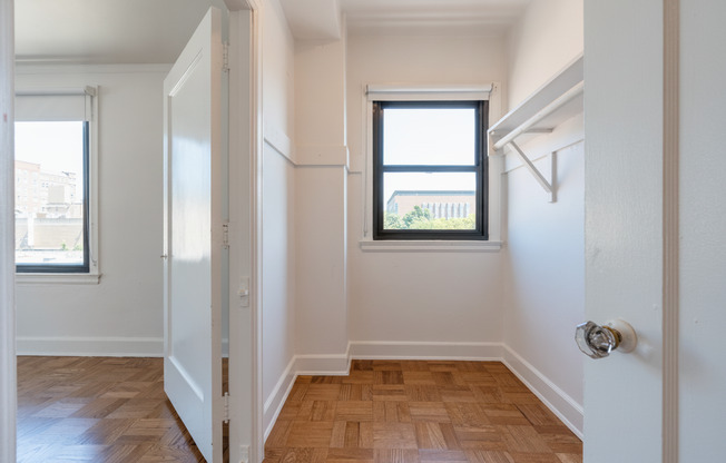 1 bed, 1 bath, 760 sqft, $2,200, Unit 501