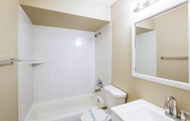 7600 NW 88 CIR