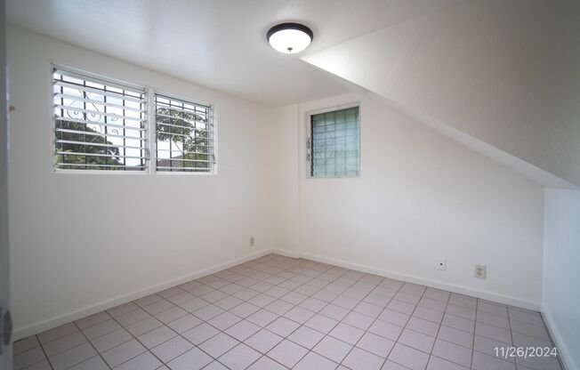 2 beds, 1 bath, $2,000, Unit UNIT B