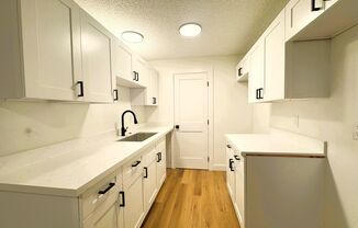 Arbor Heights | New Fully Renovated Apartments | Move in Specials!
